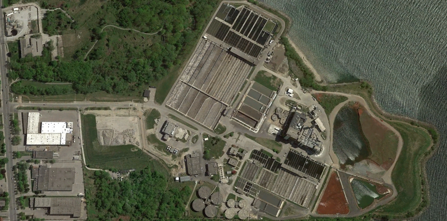 Vue aérienne de l'usine de traitement des eaux usées G.E. Booth