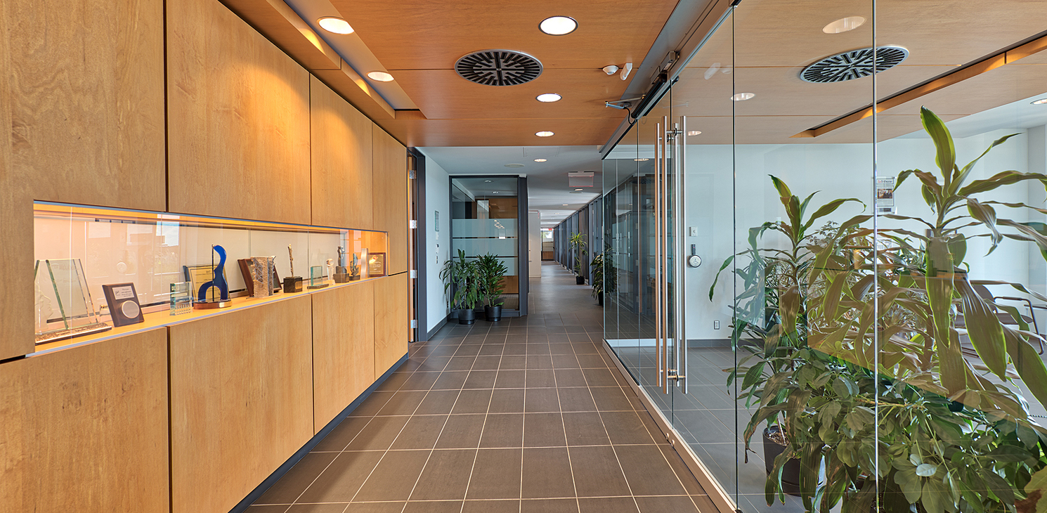 Corridor du bureau CIMA+ Sherbrooke