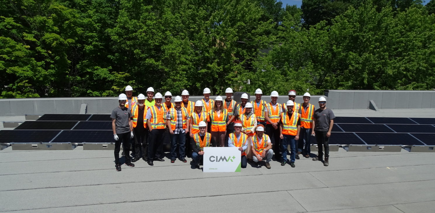 Équipe CIMA+ pour les panneaux solaires sur le toit du bureau de CIMA+ à Sherbrooke