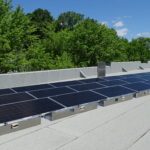 Panneaux solaires sur le toit du bureau de CIMA+ à Sherbrooke