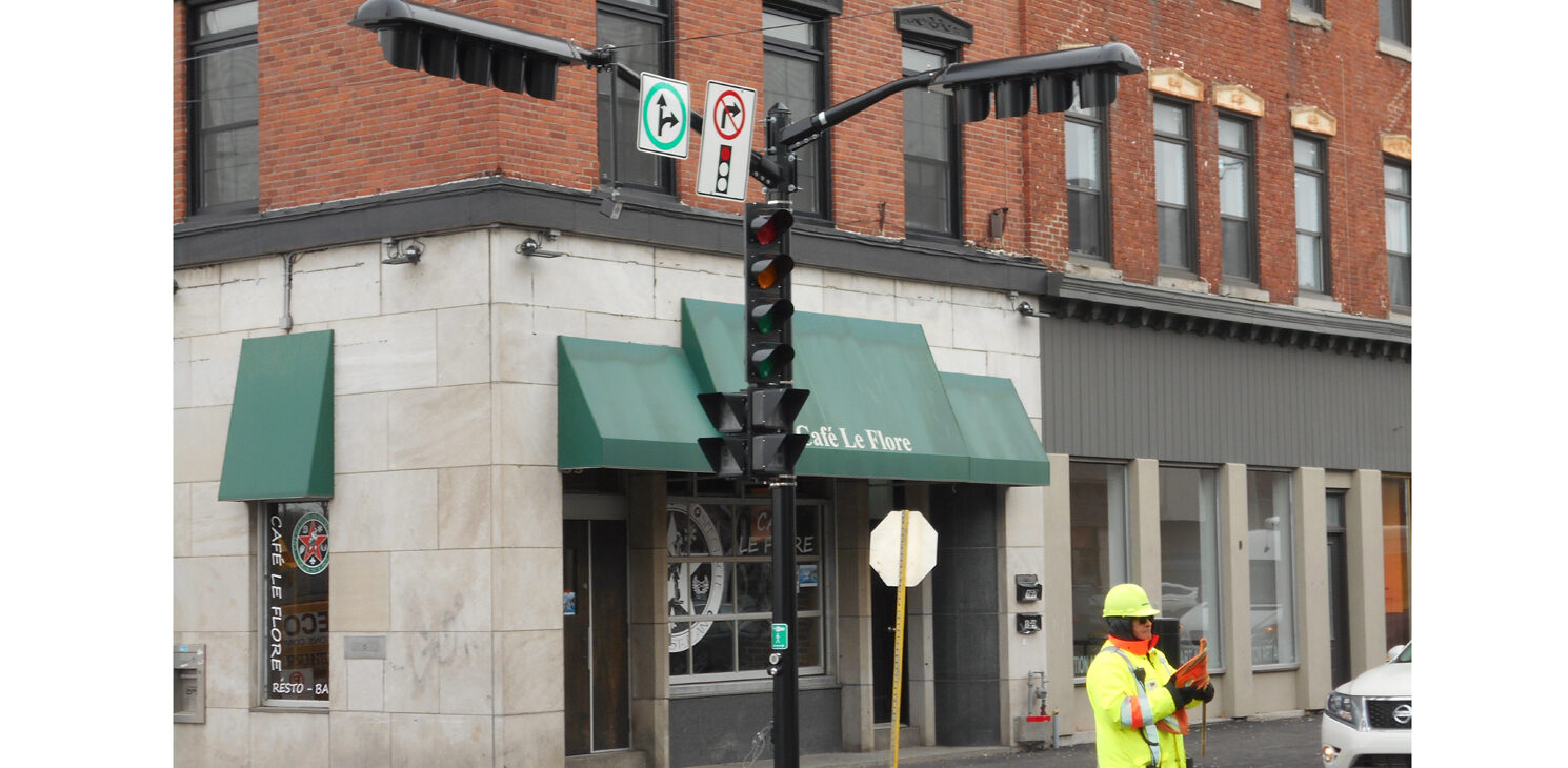 Traffic light of the new signaling system of Laval
