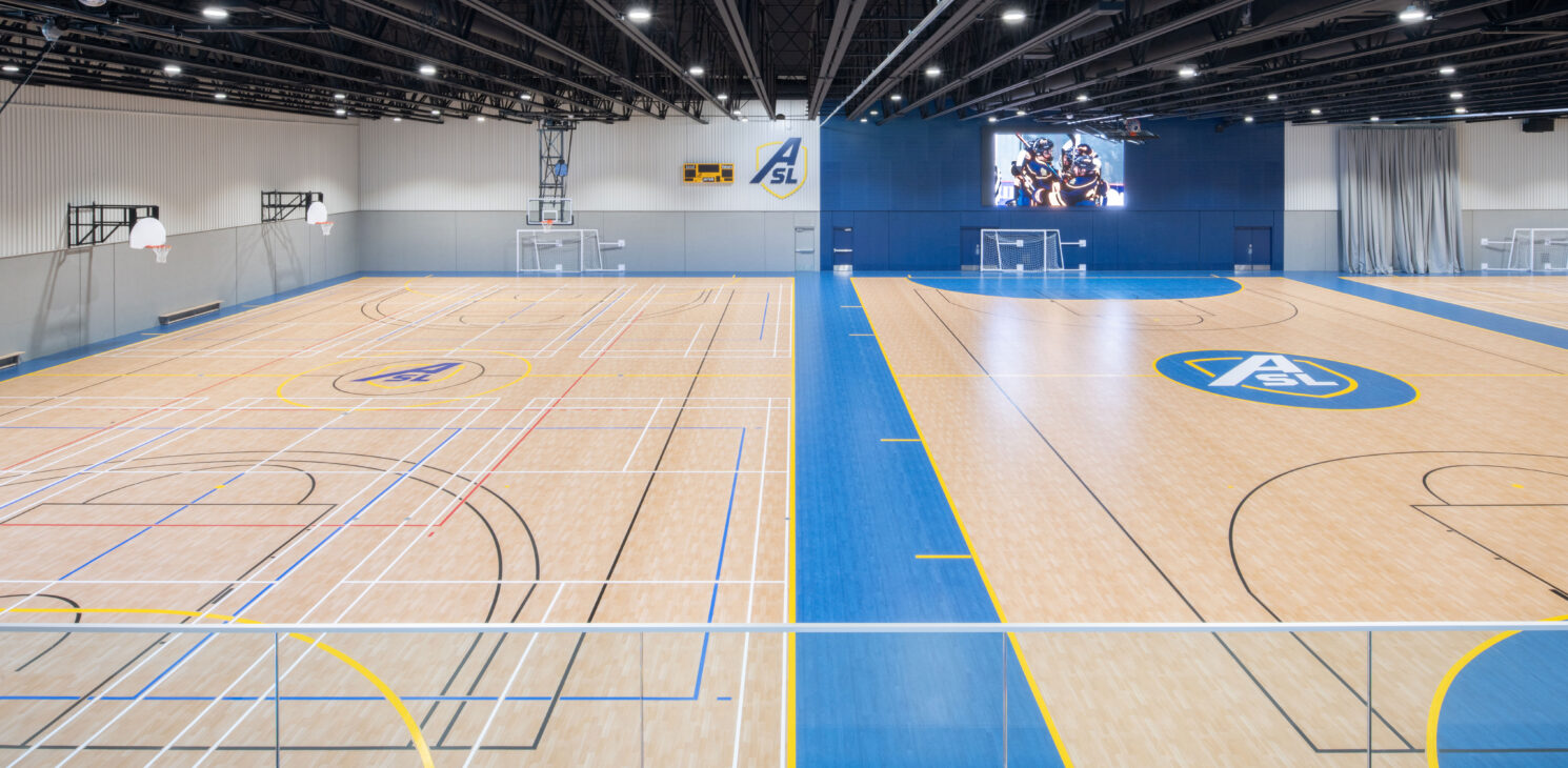 terrain de jeu intérieur du nouveau complexe sportif Desjardins de l'Académie Saint-Louis à Québec