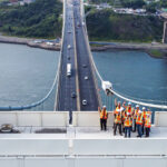 Photo d'équipe de projet de surveillance de chantier sur le pont Pierre-Laporte