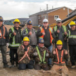 Photo de groupe prise a Whapmagoostui pour le projet de mise en place d'un réseau de drainage